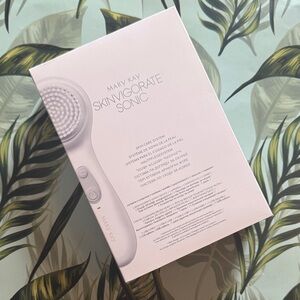 Mary Kay Skinvigorate Sonic Facial Brush - White